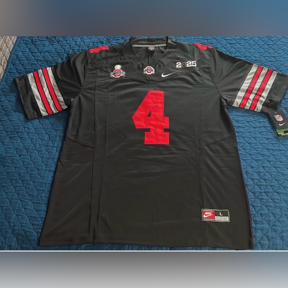 Nike Men's Black and Red Sports Jersey